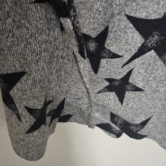 Soft Surroundings star printed sweater size medium - Picture 8 of 13
